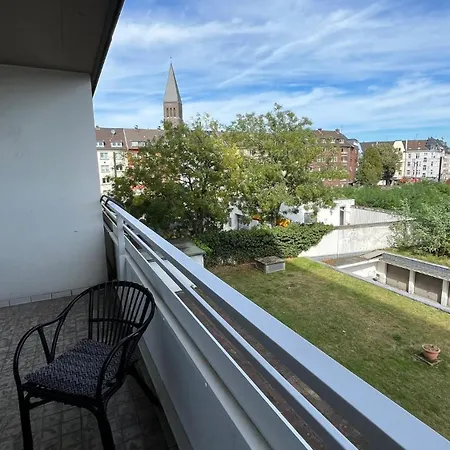 Zentrales In Mit Balkon Lägenhet Düsseldorf