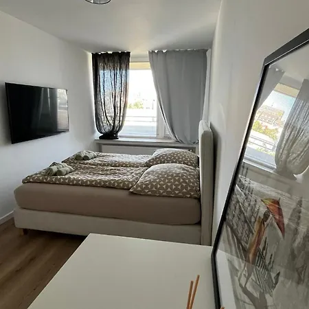 Apartment Zentrales In Mit Balkon